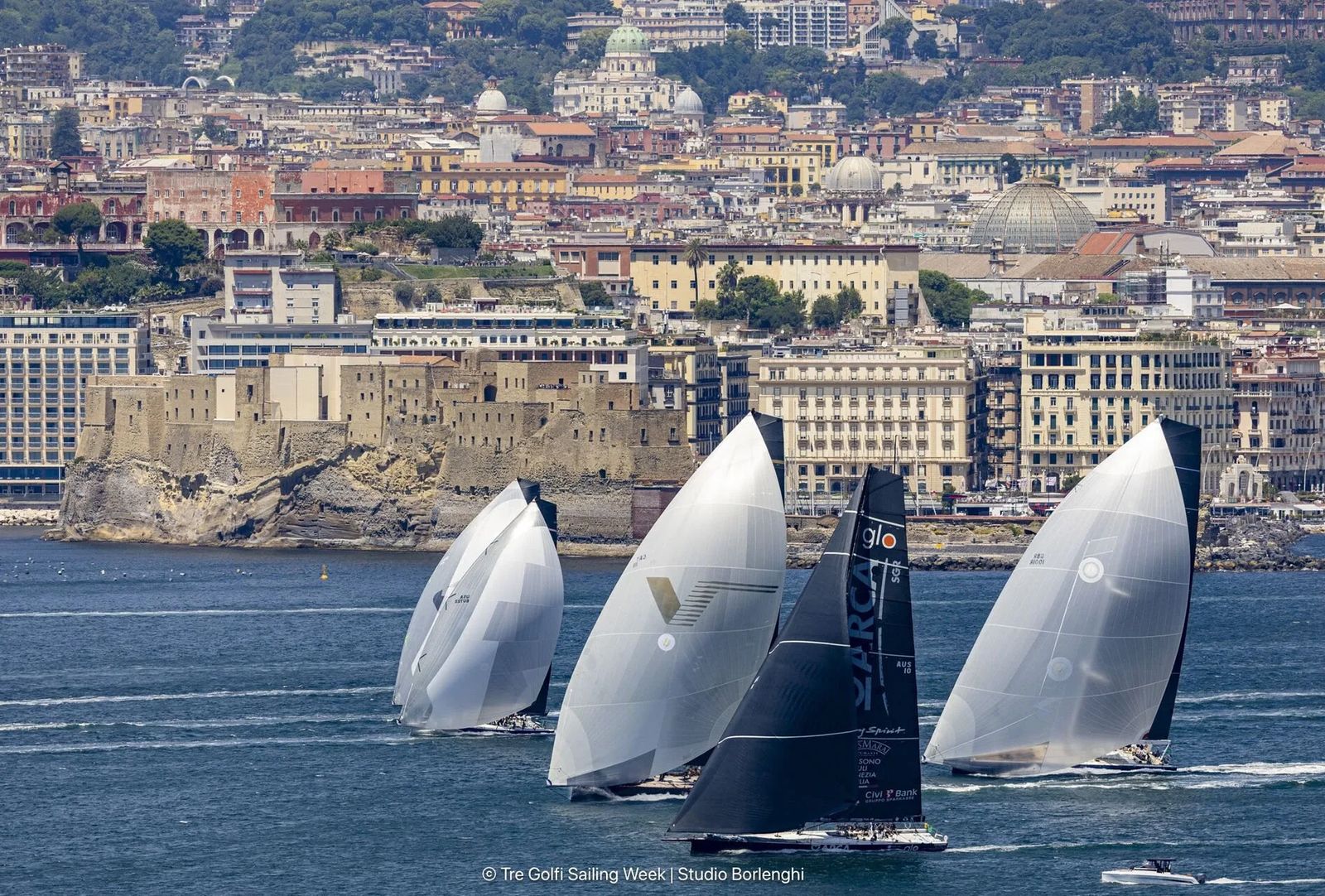 Tre Golfi Sailing Week davanti a Castel dell'Ovo, Napoli